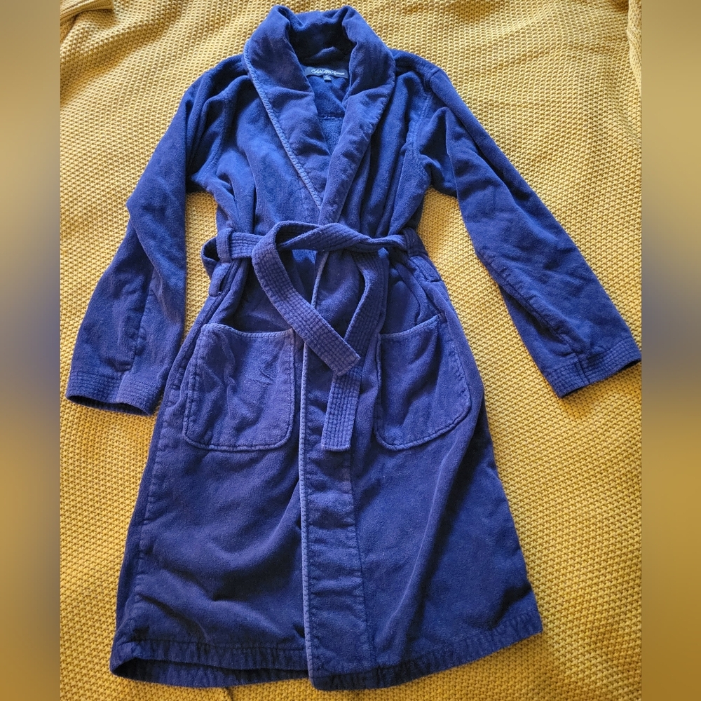 Saks Fifth Avenue terry bathrobe in navy blue, size small
